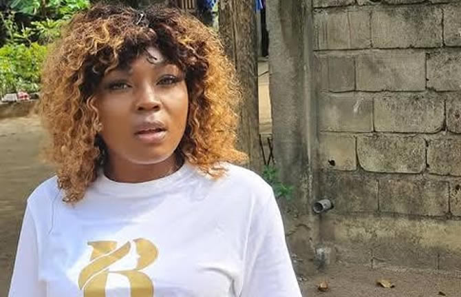 Aïcha Kamoise arrêtée à l’aéroport de Yaoundé : débarquée de son vol pour la France, la blogueuse au cœur d’une affaire explosive de diffamation